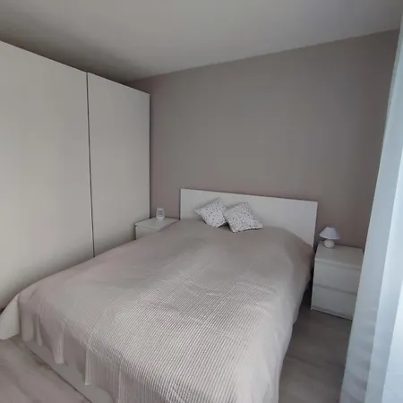 Feels Like Apartament Paks